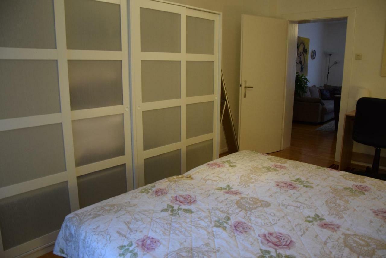 Schoene In Apartment