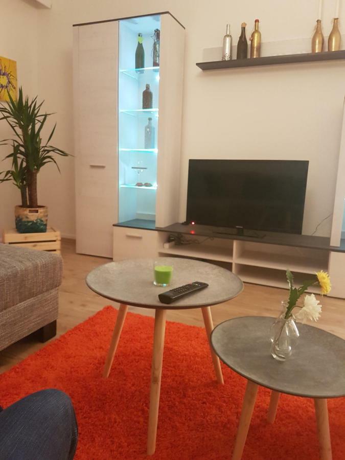 Schöne In *